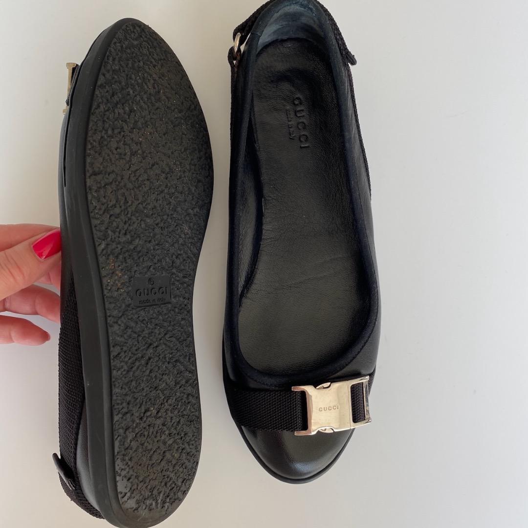 GUCCI ブラック フラットシューズ