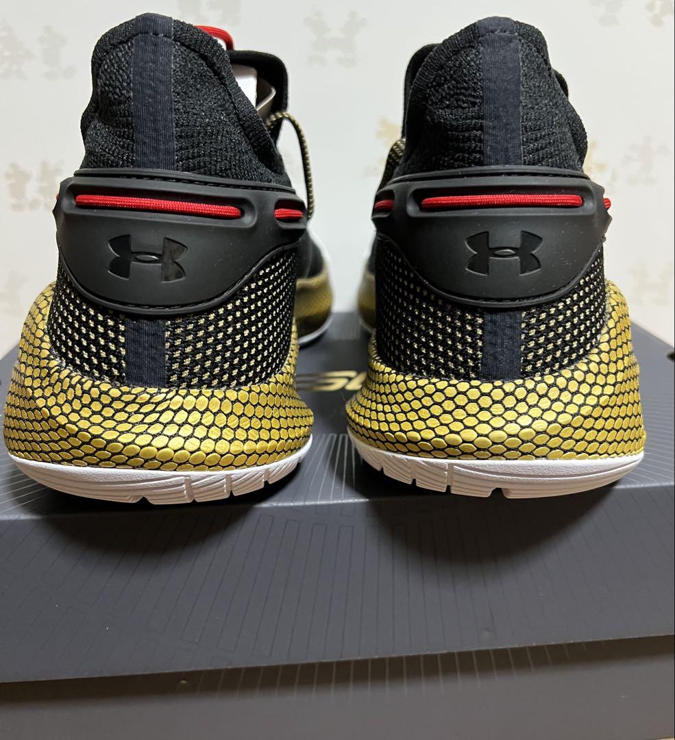 日本未発売　海外限定　CURRY6 バスケットボールシューズ US8.5 鑑定済 日本未発売 海外限定 CURRY6 バスケットボールシューズ US8.5 鑑定済