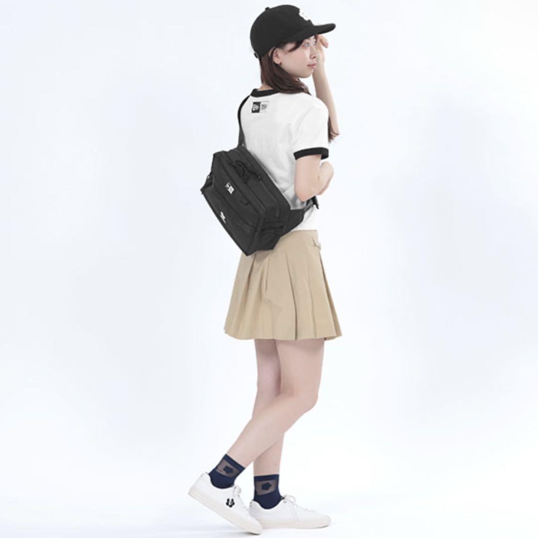 NEW ERA(R) × MARY QUANTスクエア ボディバッグ（ブラック）