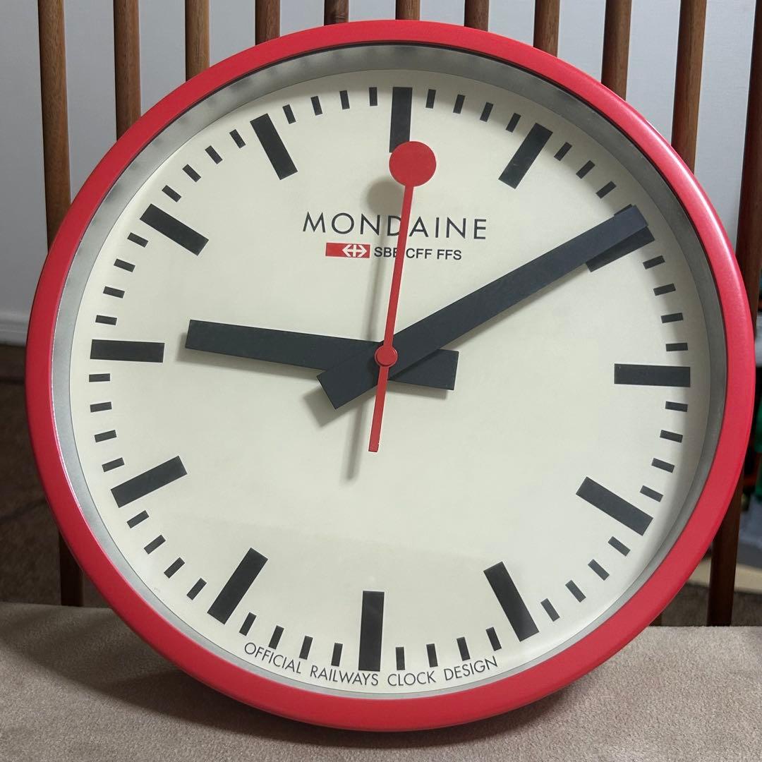 赤　レッド　MONDAINE モンディーン 壁掛け時計