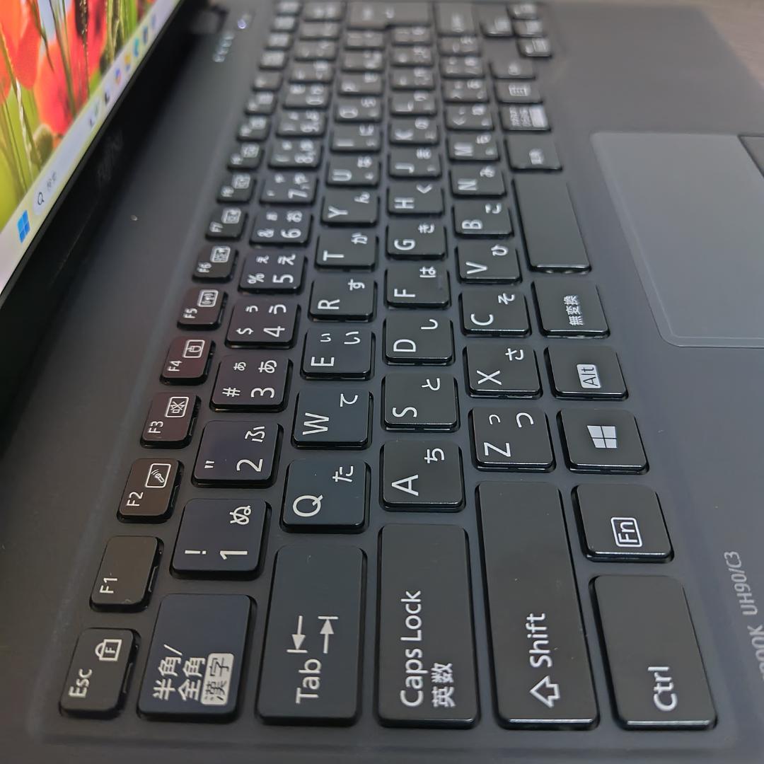 限定セールをすべて 第8世代 Corei7：薄型モバイル】富士通／UH90C3／8GB／512GB Windowsノート本体