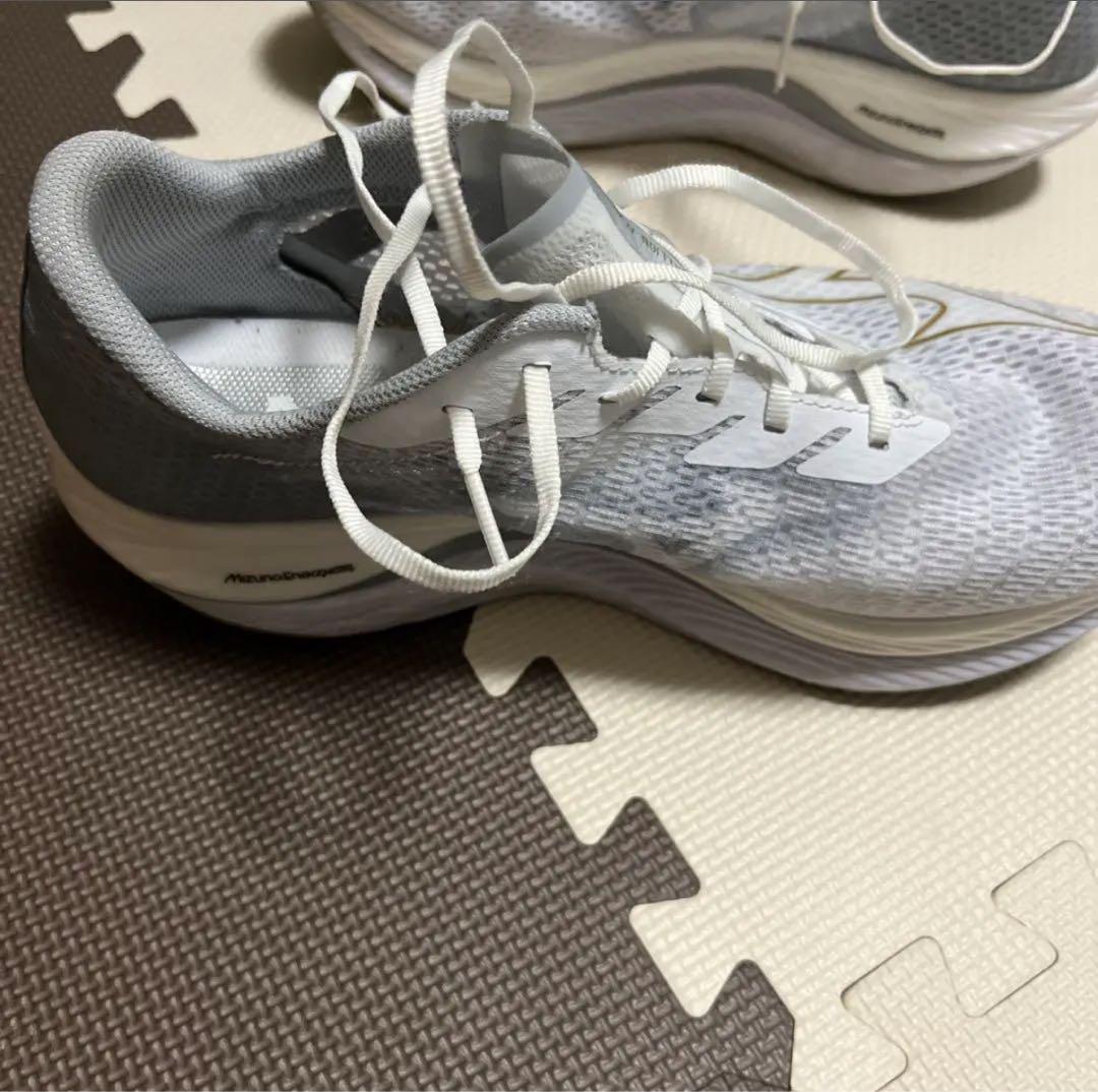 Mizuno WAVE REBELLION FLASH ホワイト/グレー