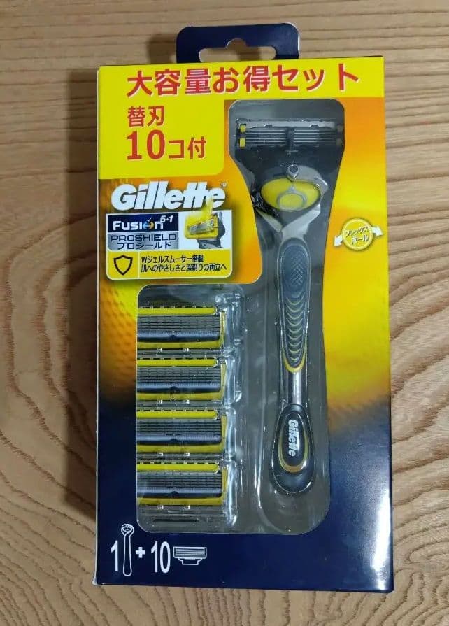 84%OFF!】 ジレット プロシールド ホルダー 替刃10コ付大容量お得