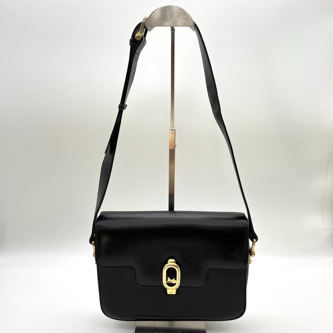 セリーヌ ワンショルダーバッグ 馬車金具 フラップ レザー 本革 ブラック 黒 セリーヌ ワンショルダーバッグ 馬車金具 フラップ レザー 本革 ブラック 黒