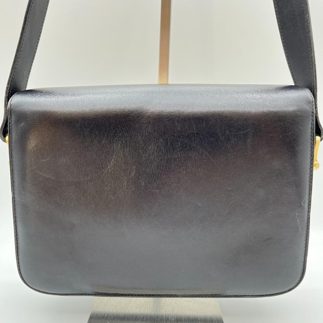 セリーヌ ワンショルダーバッグ 馬車金具 フラップ レザー 本革 ブラック 黒 セリーヌ ワンショルダーバッグ 馬車金具 フラップ レザー 本革 ブラック 黒