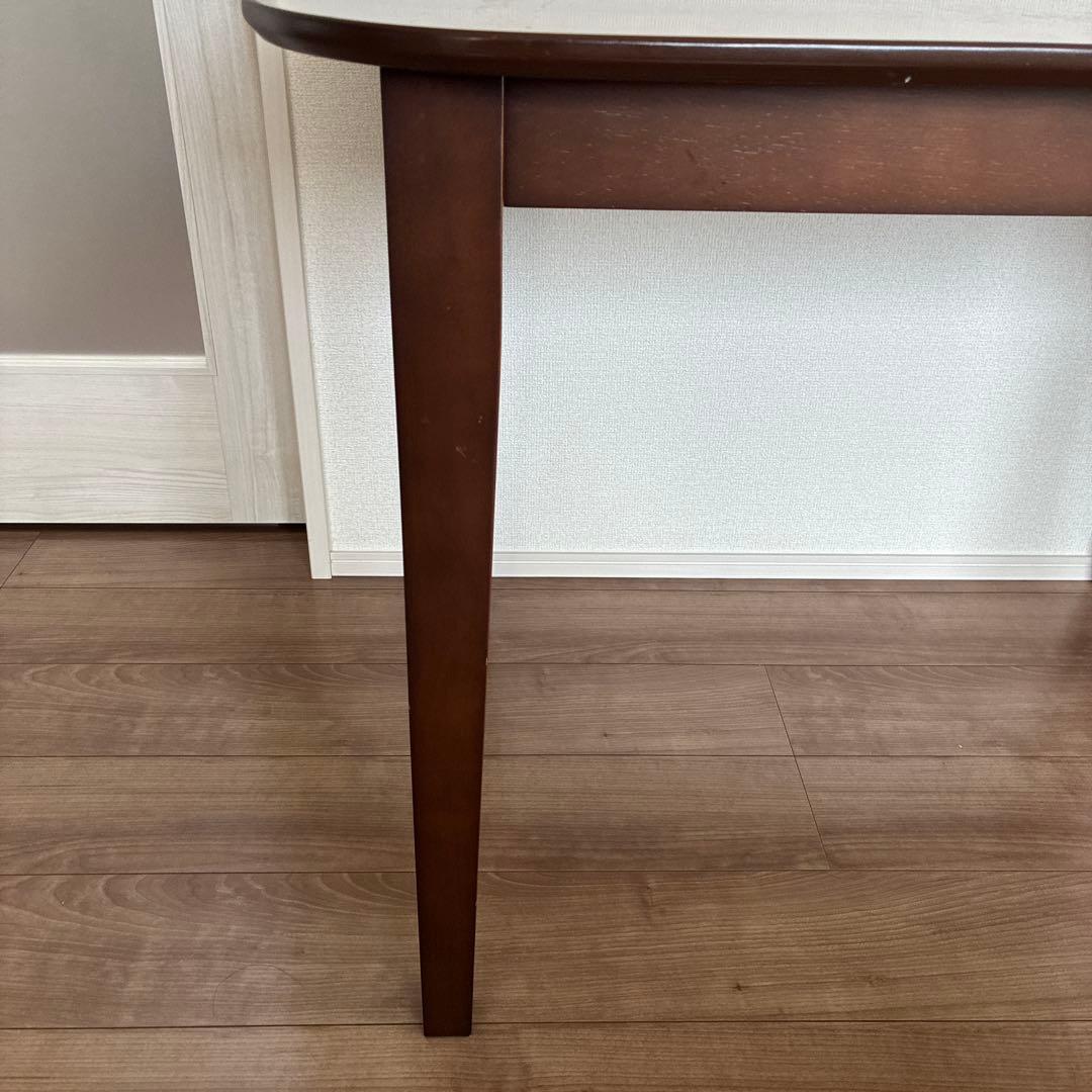 ダイニングテーブル