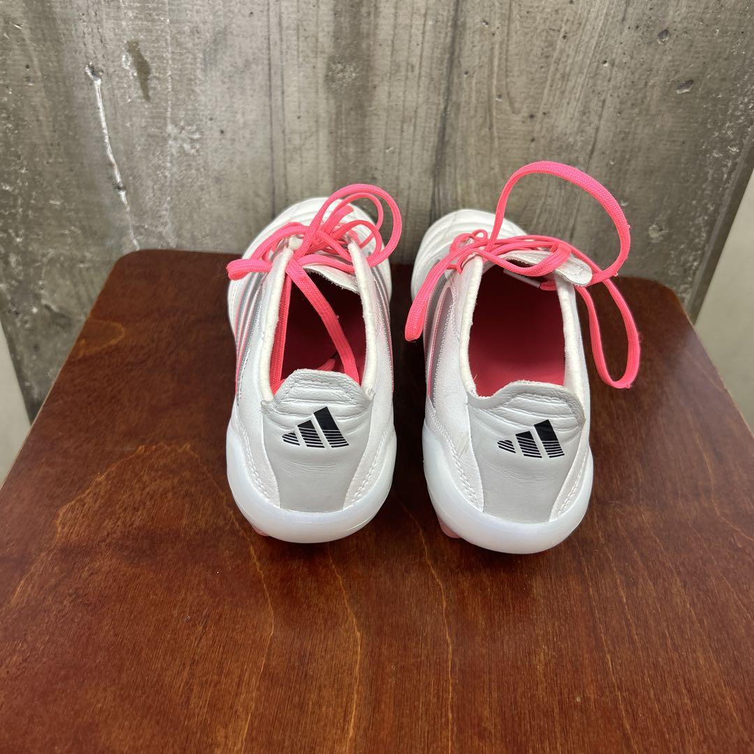 ブランドバッグ通販サイト adidas COPA シルバー/ピンク FGシューズKAMO限定モデル - メルカリ シューズ