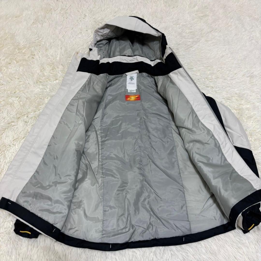 【美品】DESCENTE デサント　スキーウェア　セットアップ　150サイズ