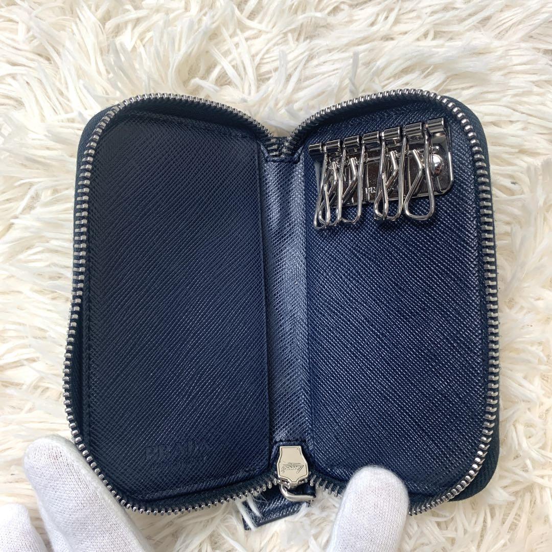 【極美品】PRADA プラダ レザー キーケース 6連 ネイビー 極美 付属完備プラダ 6連キーケース サフィアーノレザー