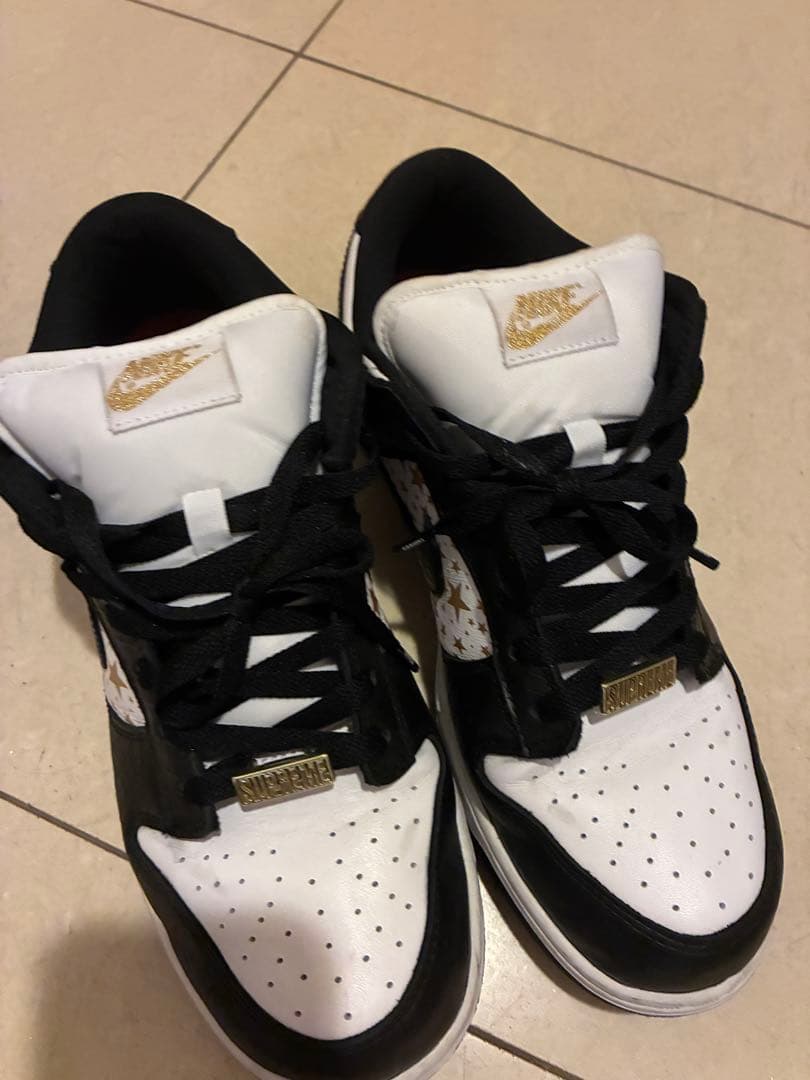 Supreme × Nike SB Dunk Low OG ブラック/ホワイト