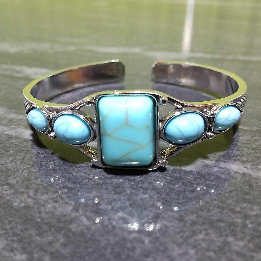 ターコイズ インディアンジュエリー ナバホ ターコイズ バングル ブレスレット 楽天市場】【中古】Navajo ナバホ族 バングル 9連 ターコイズ
