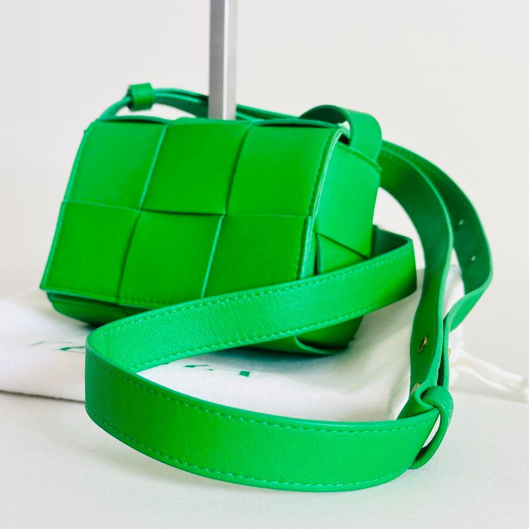 極美品　大人気カラー✨　BOTTEGA VENETA キャンディカセット　袋付