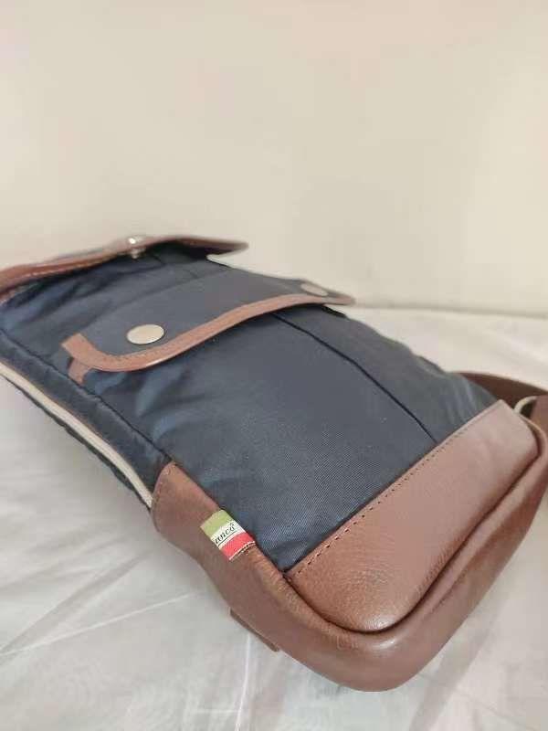⭐良上美品⭐オロビアンコブランドロゴ金具⭐超実用ボディバッグ⭐左右掛けイタリア製