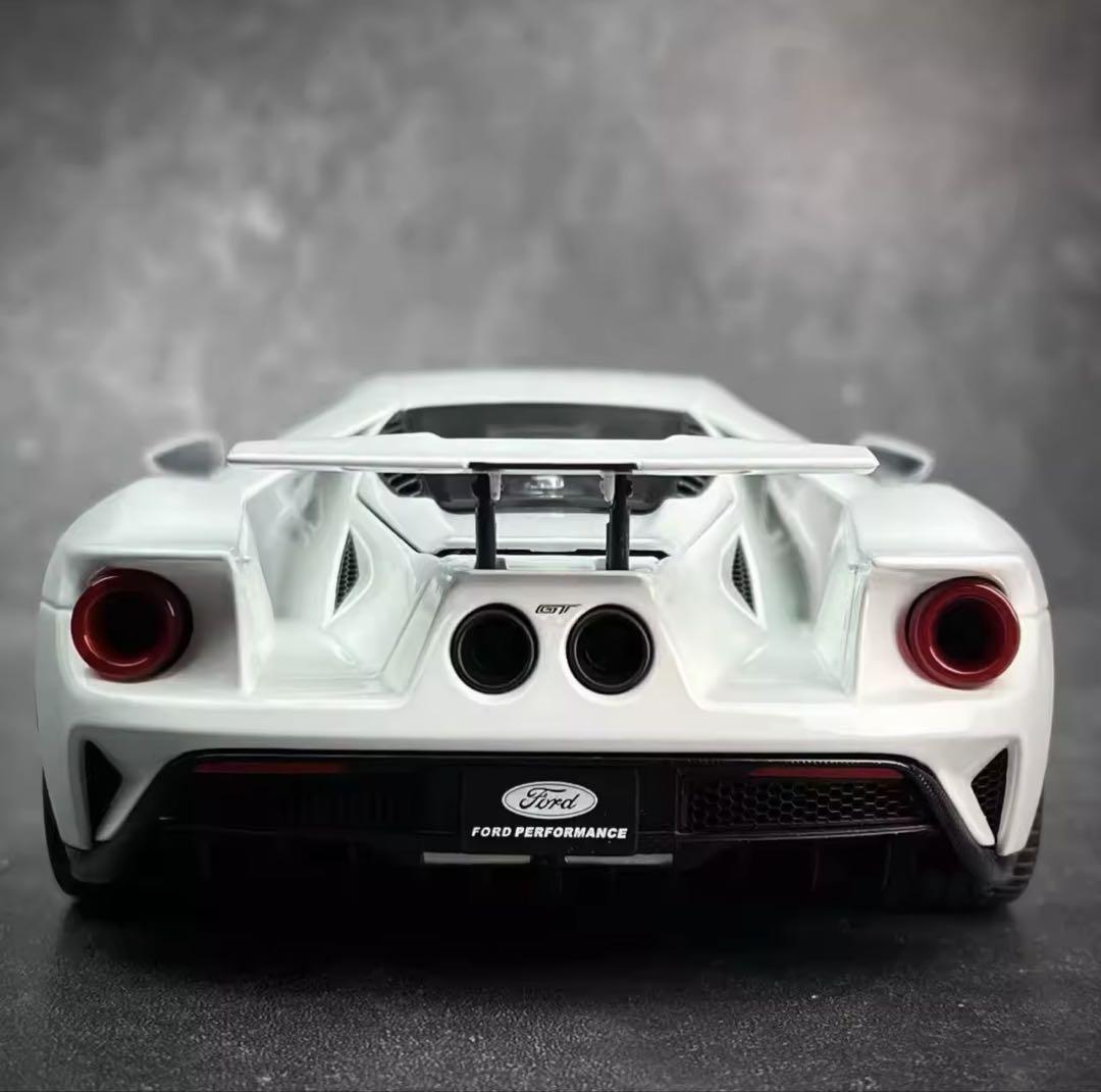 1/8ダイキャスト￼Ford GT ホワイト ミニカー ガルウィング