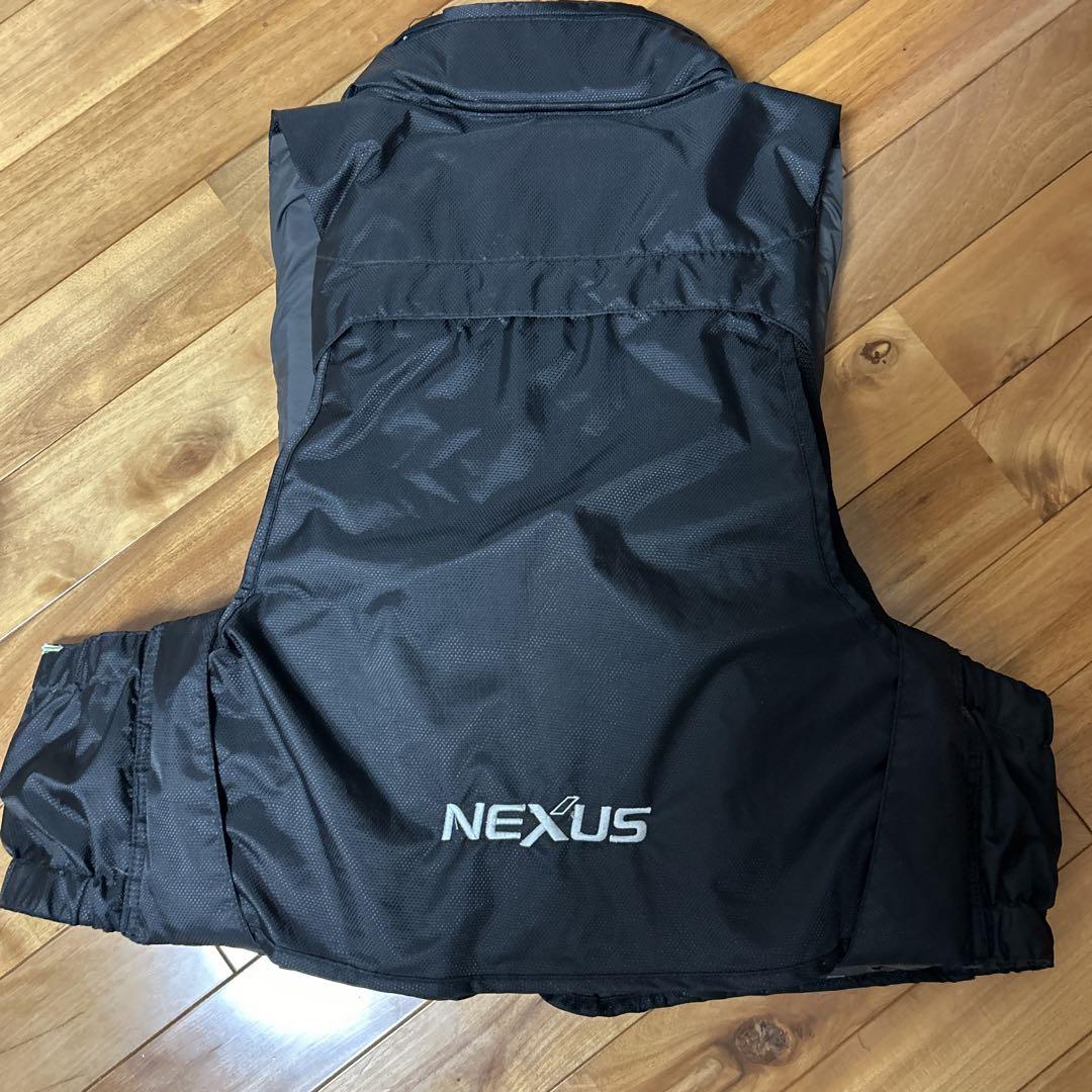 シマノ／SHIMANO　VF-131M　NEXUS・フローティングベスト　枕付き
