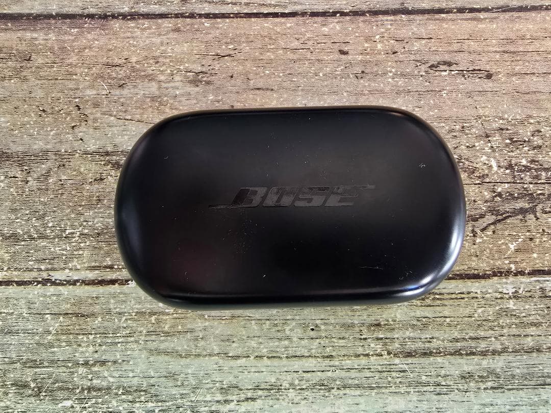 BOSE QuietComfort Earbudsやや傷や汚れあり