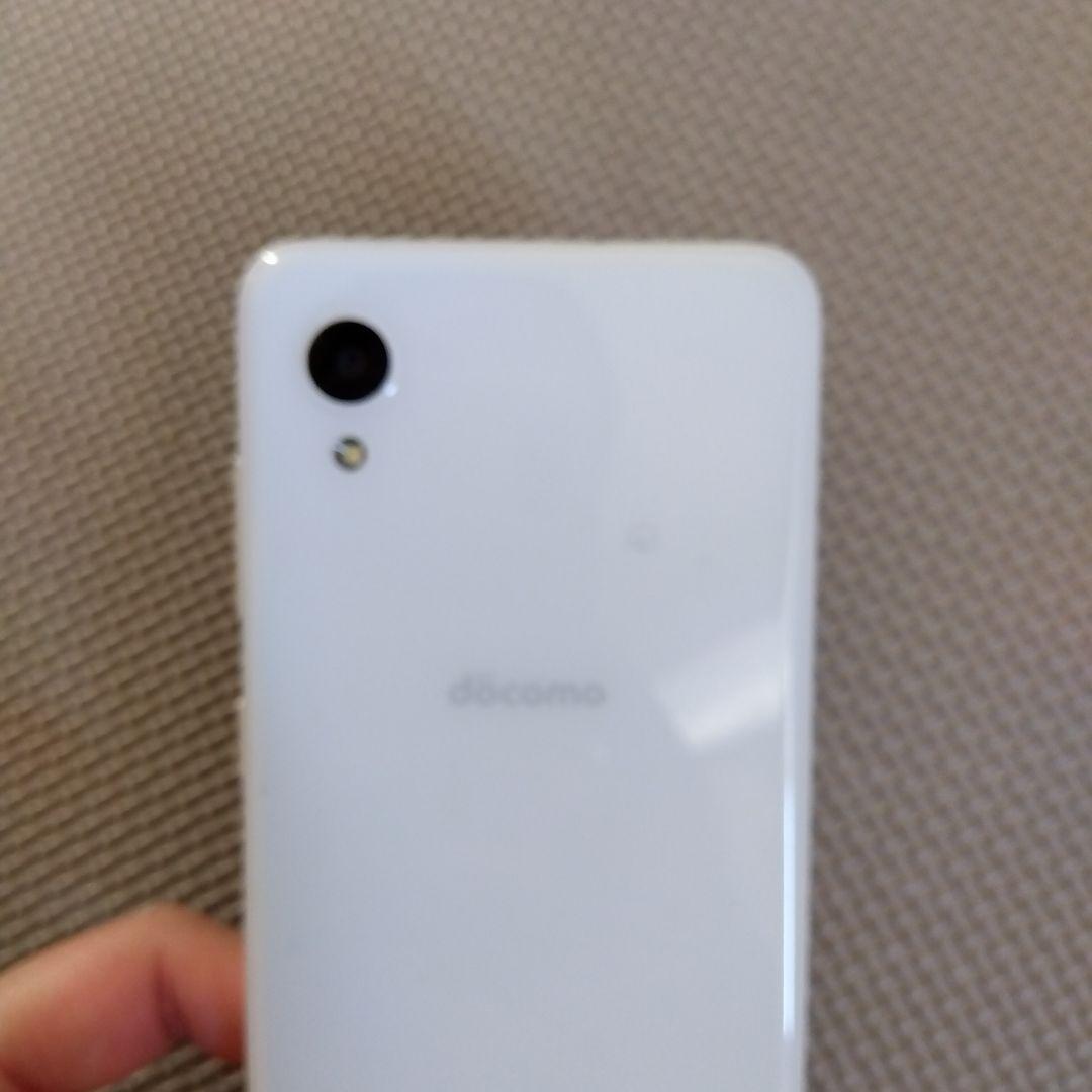 docomo ホワイトスマートフォン 本体 docomo ホワイト スマートフォン 本体 - メルカリ