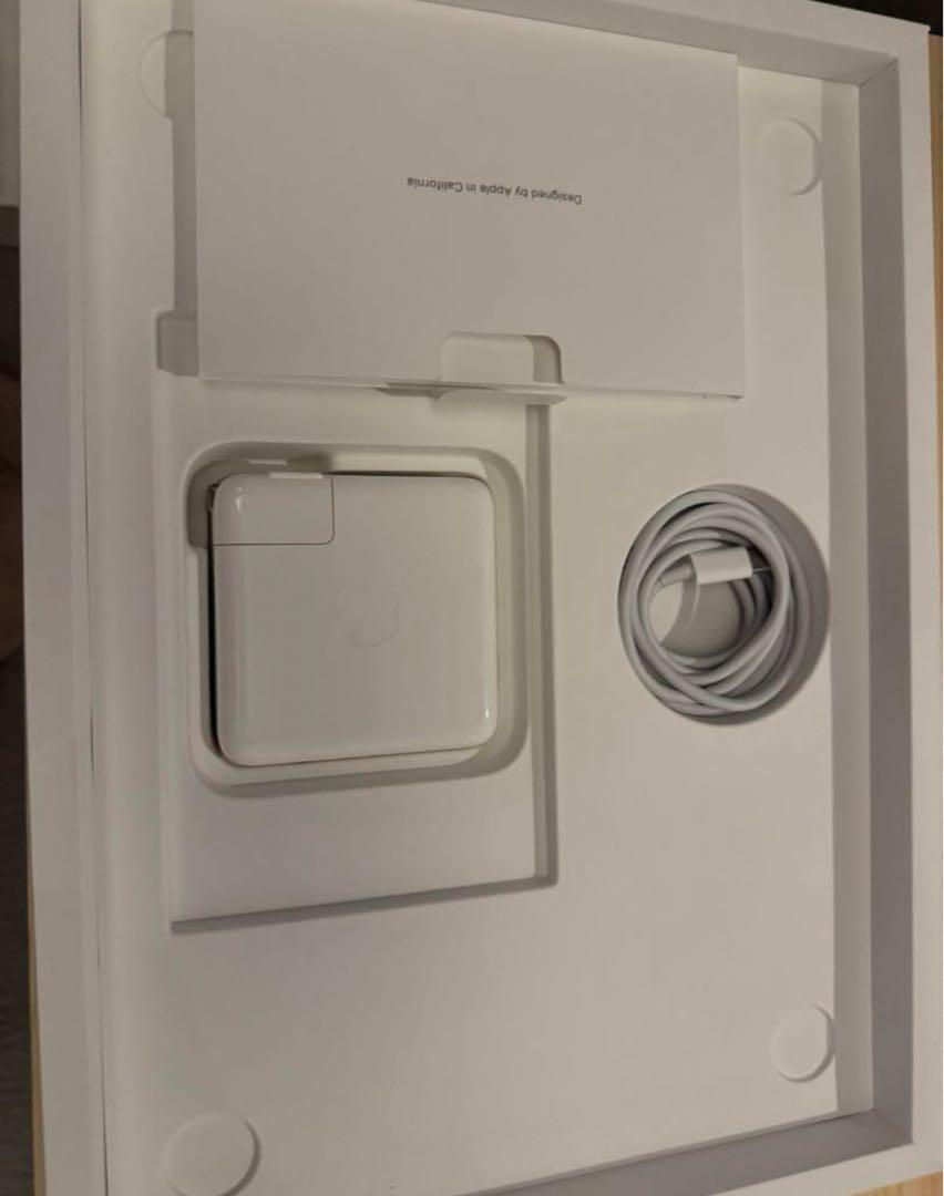美品❗️MacBook Pro 2020 M1チップ　256GB スペースグレイ
