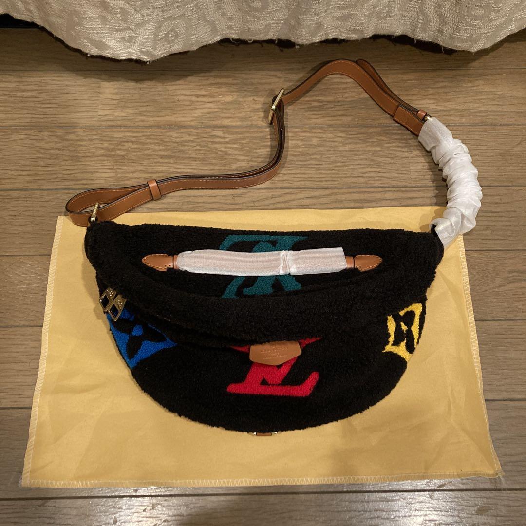 新品 LOUIS VUITTON モコモコボディバッグ ウエストポーチ