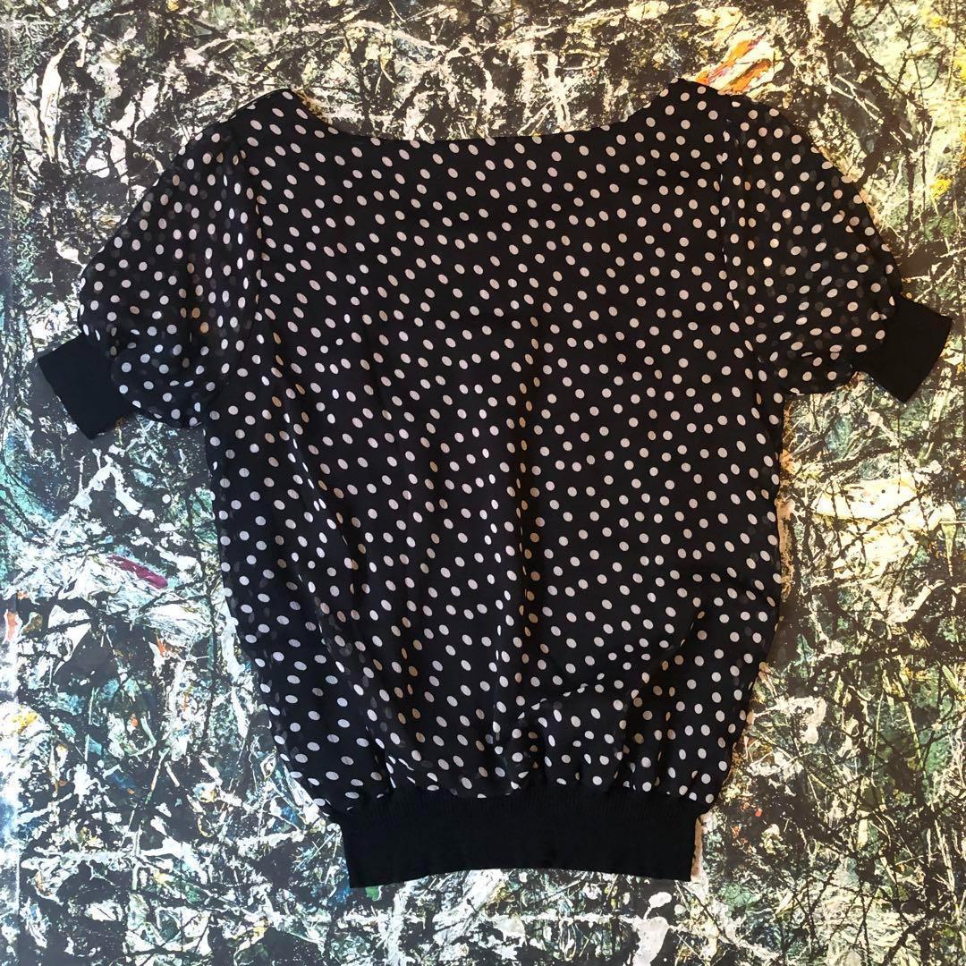 【美品】インディヴィ-INDIVI-ドットデザインブラウス サイズM 【美品】インディヴィ-INDIVI-ドットデザインブラウス サイズM