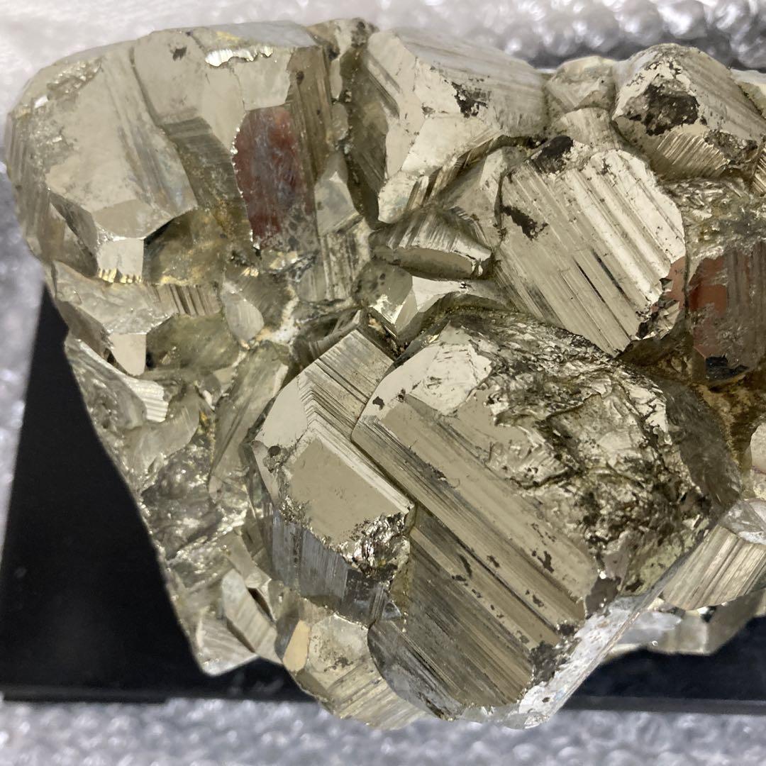 約7kg    大きな結晶　　パイライト　黄鉄鉱　天然石　ペルー・ワンサラ鉱山産