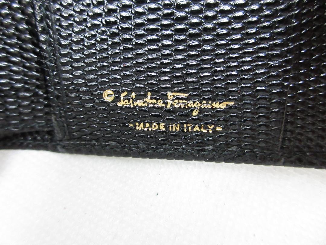 人気商品の中古品・新品・未使用品 未使用 ウォレット コンパクト 型押し ヴァラ フェラガモ 訳あり 小物