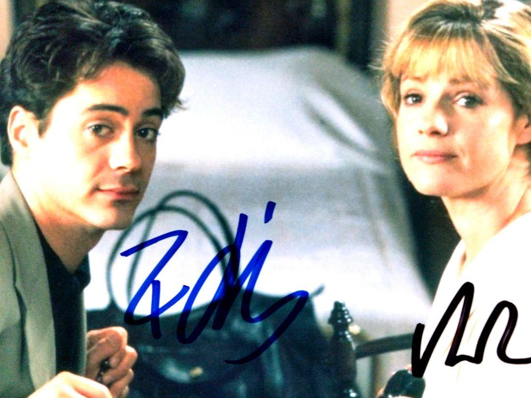 最新コレックション ロバート・ダウニー・ジュニアとマリサ・トメイ直筆サイン入り2L 洋画・外国映画