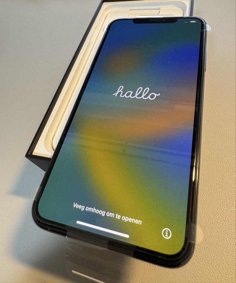 iPhone 11 Pro Max SIMフリーモデル　256GB 新品交換品