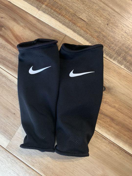 NIKE⭐️シンガード止め⭐️レガース⭐️黒