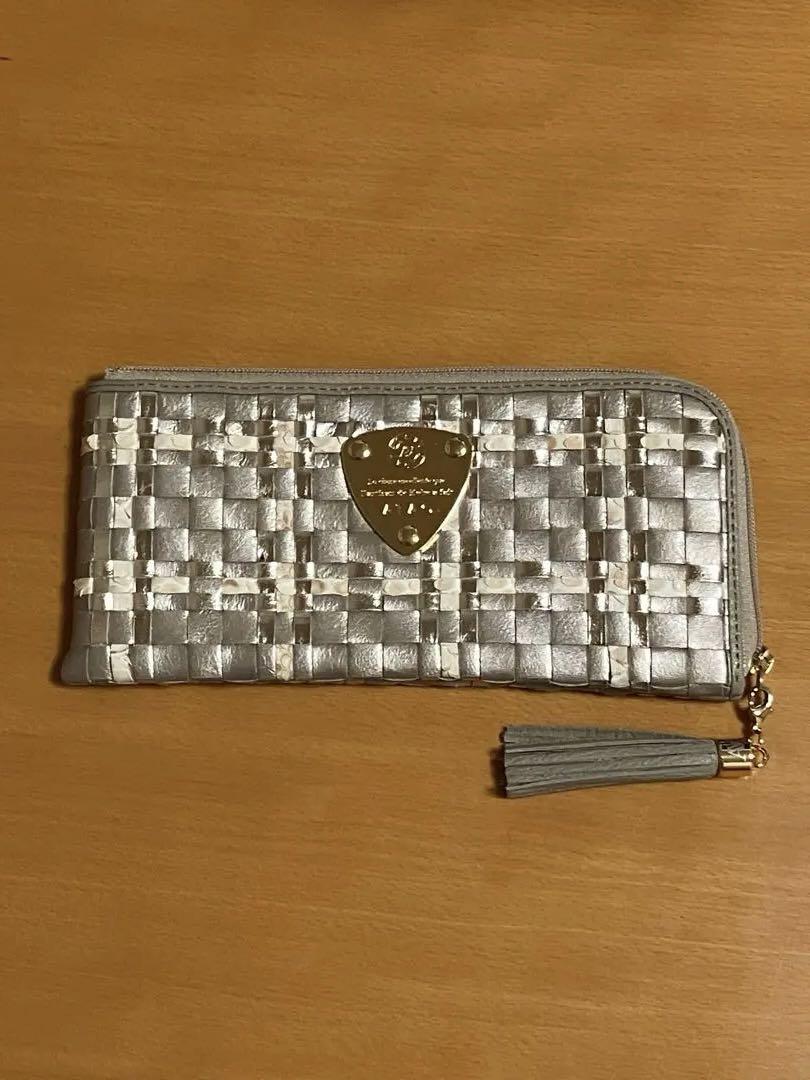 honeyＢeeですアタオ　長財布
