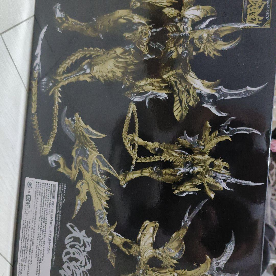 ウェブ商店限定魔戒可動
　牙狼（GARO）魔戒ノ花　光覚獣身ガロ