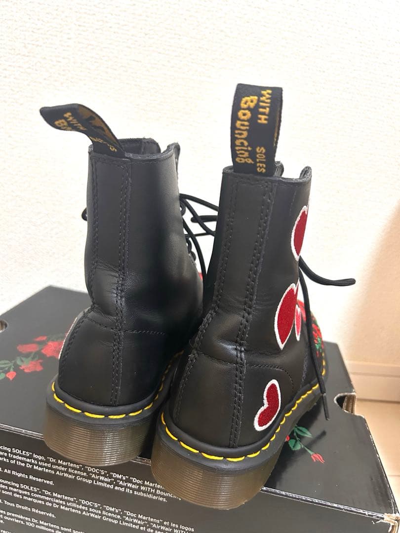 Dr. Martens 2019 バレンタイン限定