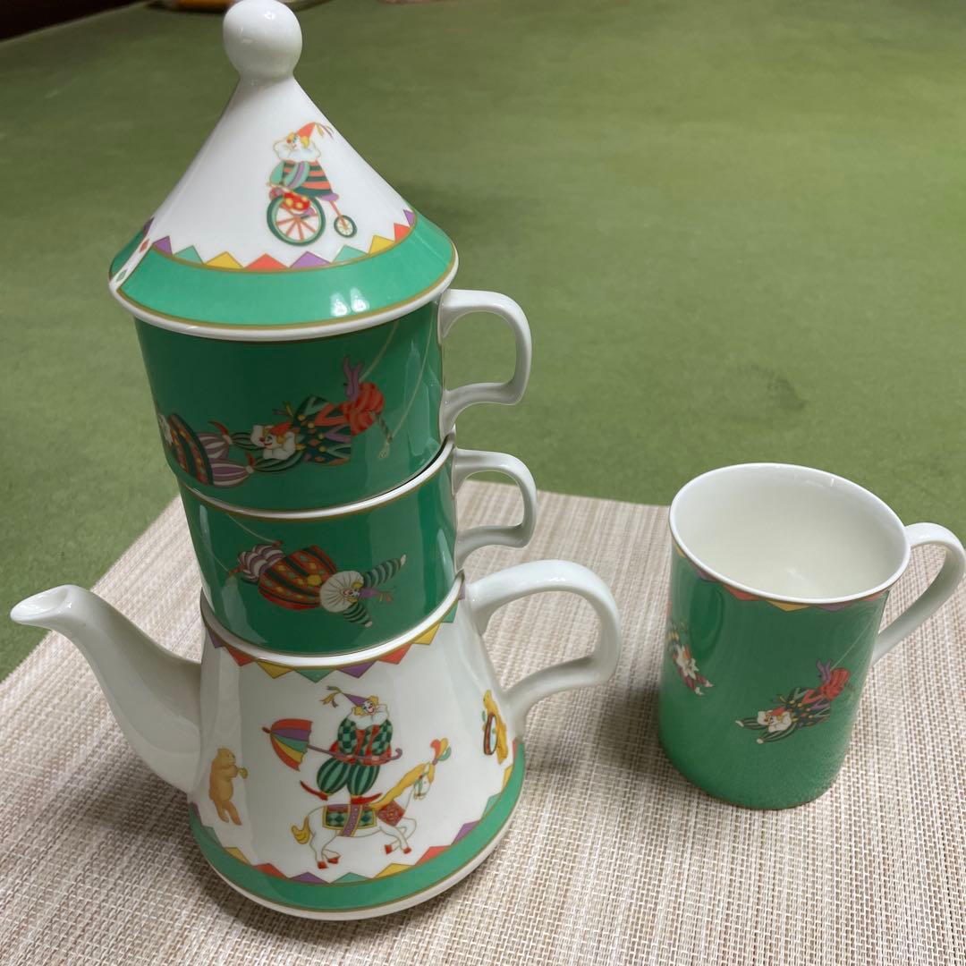 ナルミ　ティーフォーツー　サーカス　ピエロ