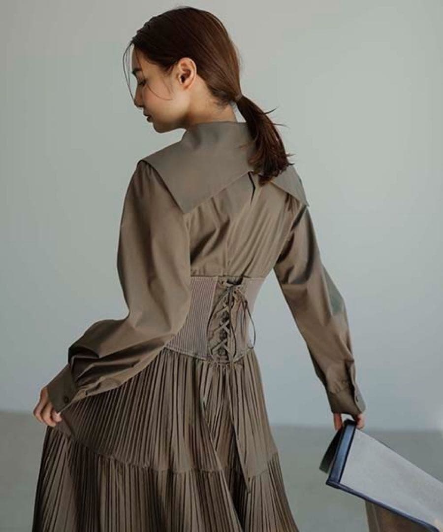 【ほぼ未使用】ビッグカラーシャツプリーツワンピース