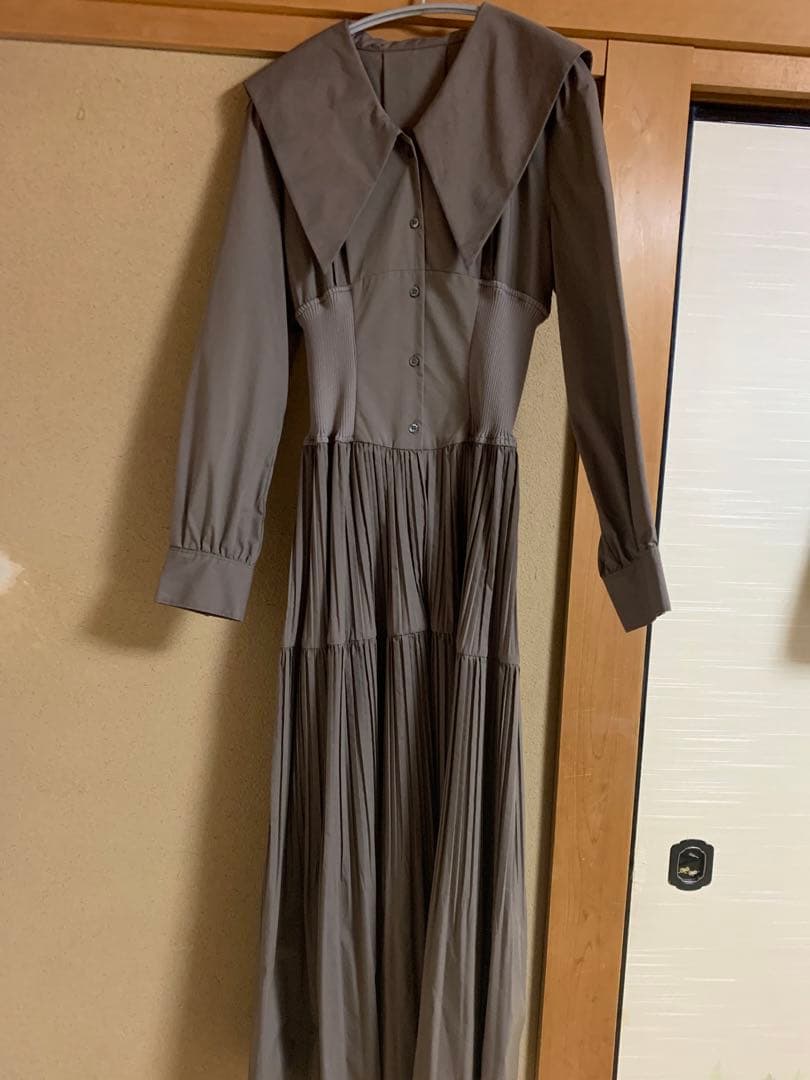 【ほぼ未使用】ビッグカラーシャツプリーツワンピース