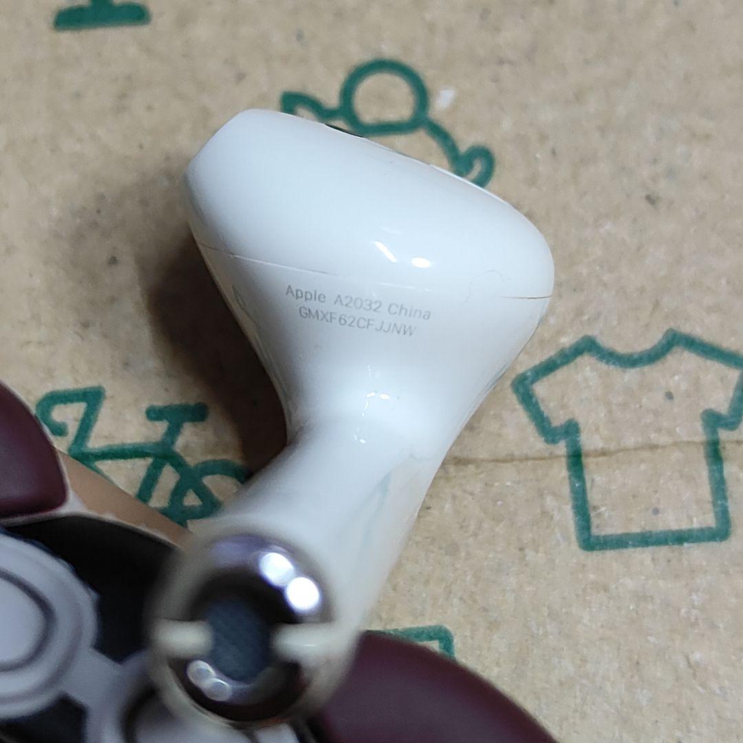 美品　Apple AirPods Pro 2世代 片耳 R 片方 右耳 949 Apple AirPods Pro 2 右イヤホンのみ USED美品 エアーポッズ