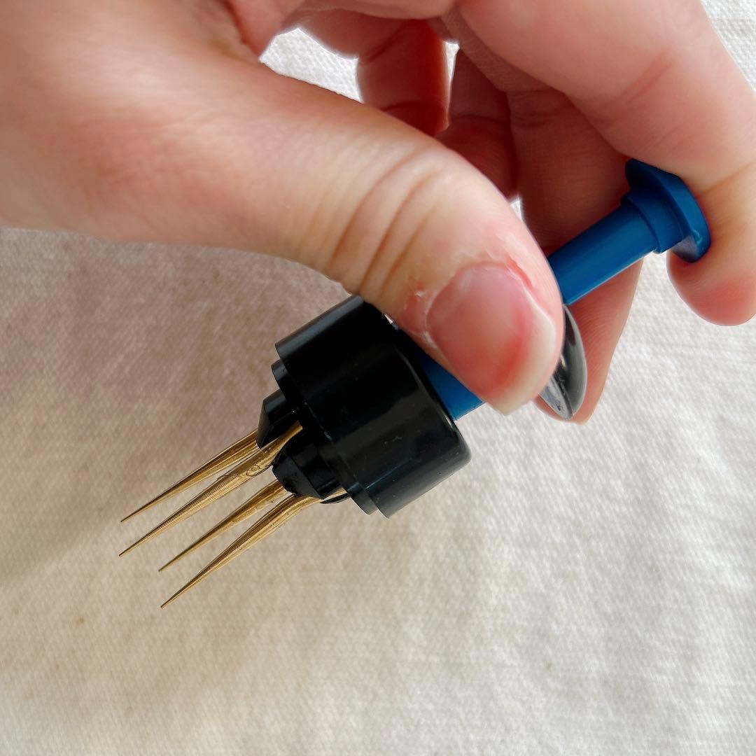 釣り道具 ミミズクリップ イエロー フィッシングツール 持ち運び ワーム