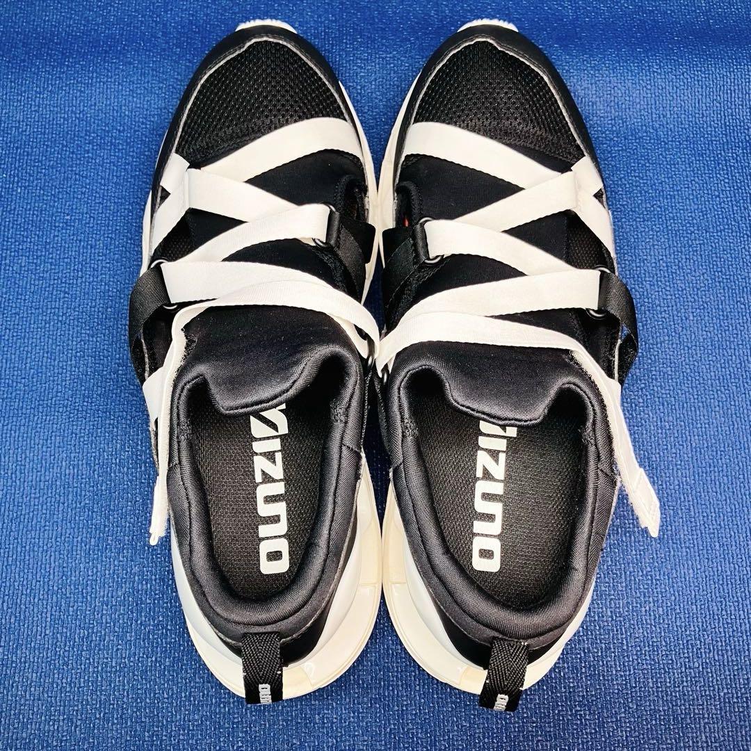 【極美品】MIZUNO 28cm WAVE PROPHECY STRAP 黒×白