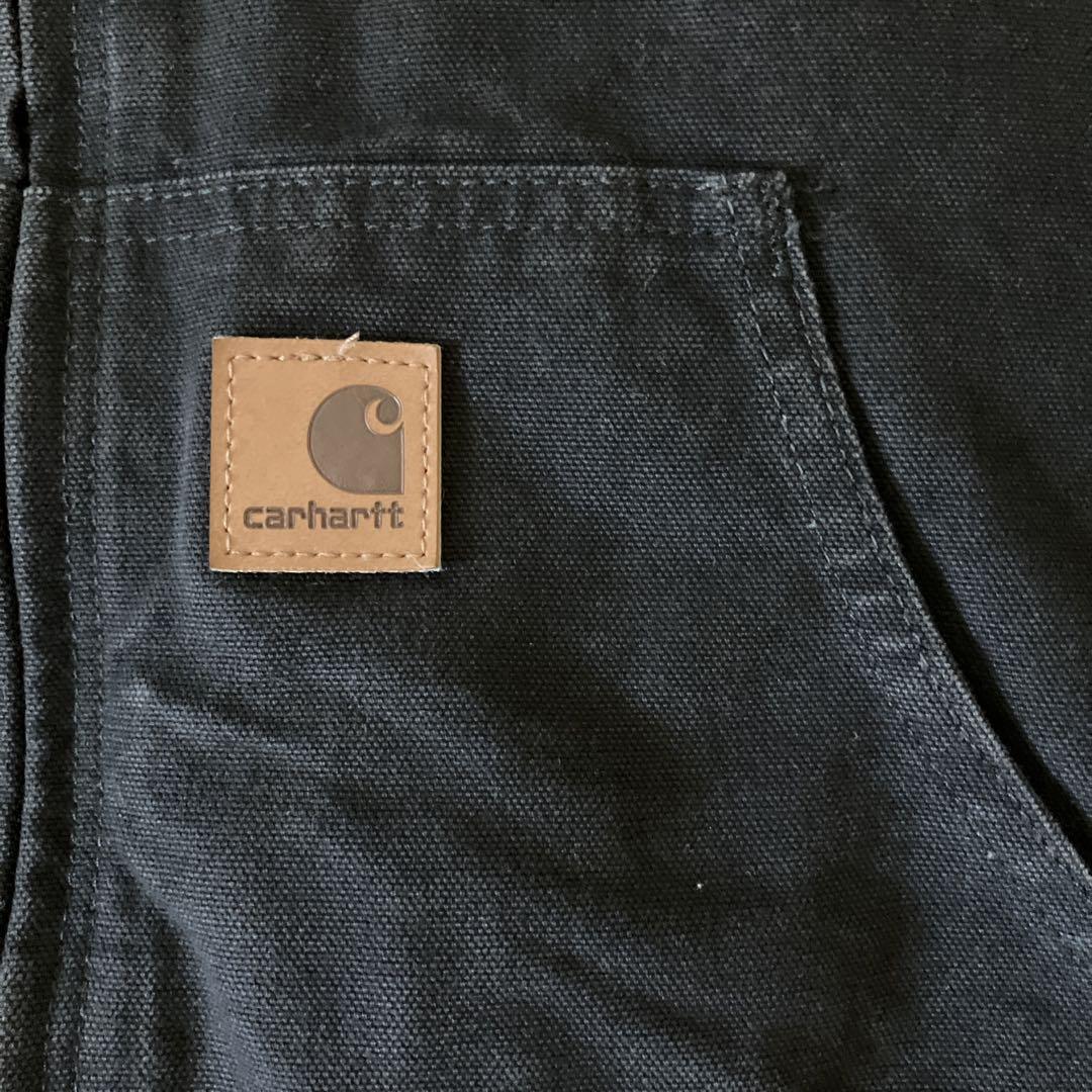 Carhartt フード付きブラックベスト