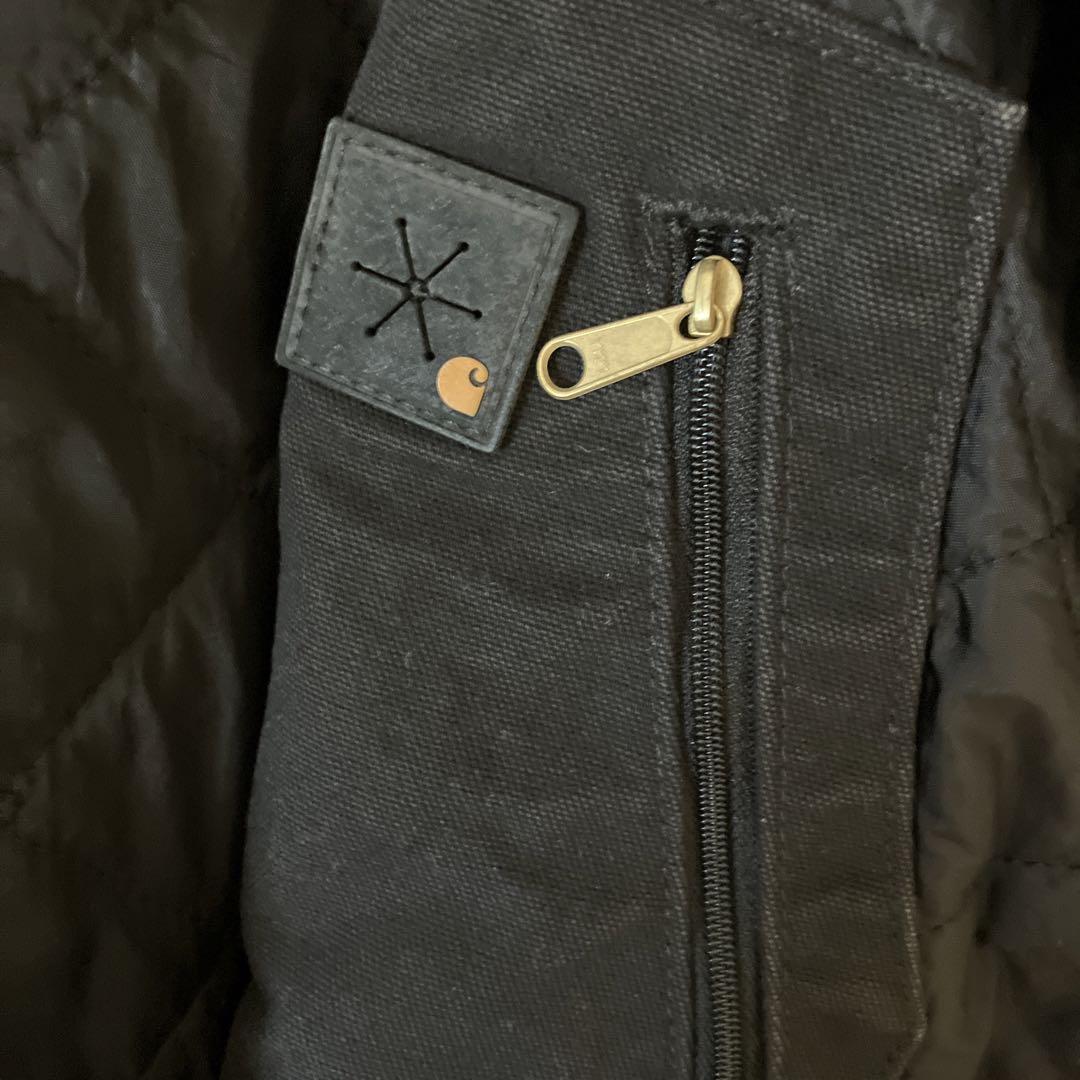 Carhartt フード付きブラックベスト