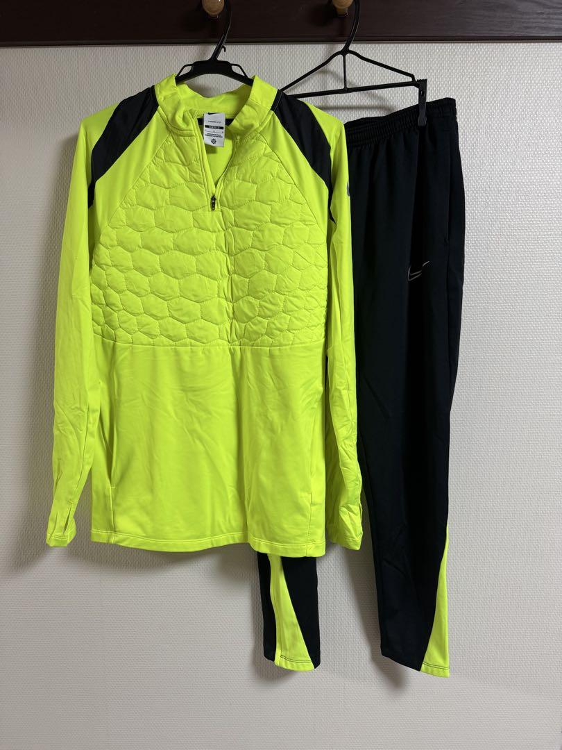 Nike 蛍光イエロー　セットアップ