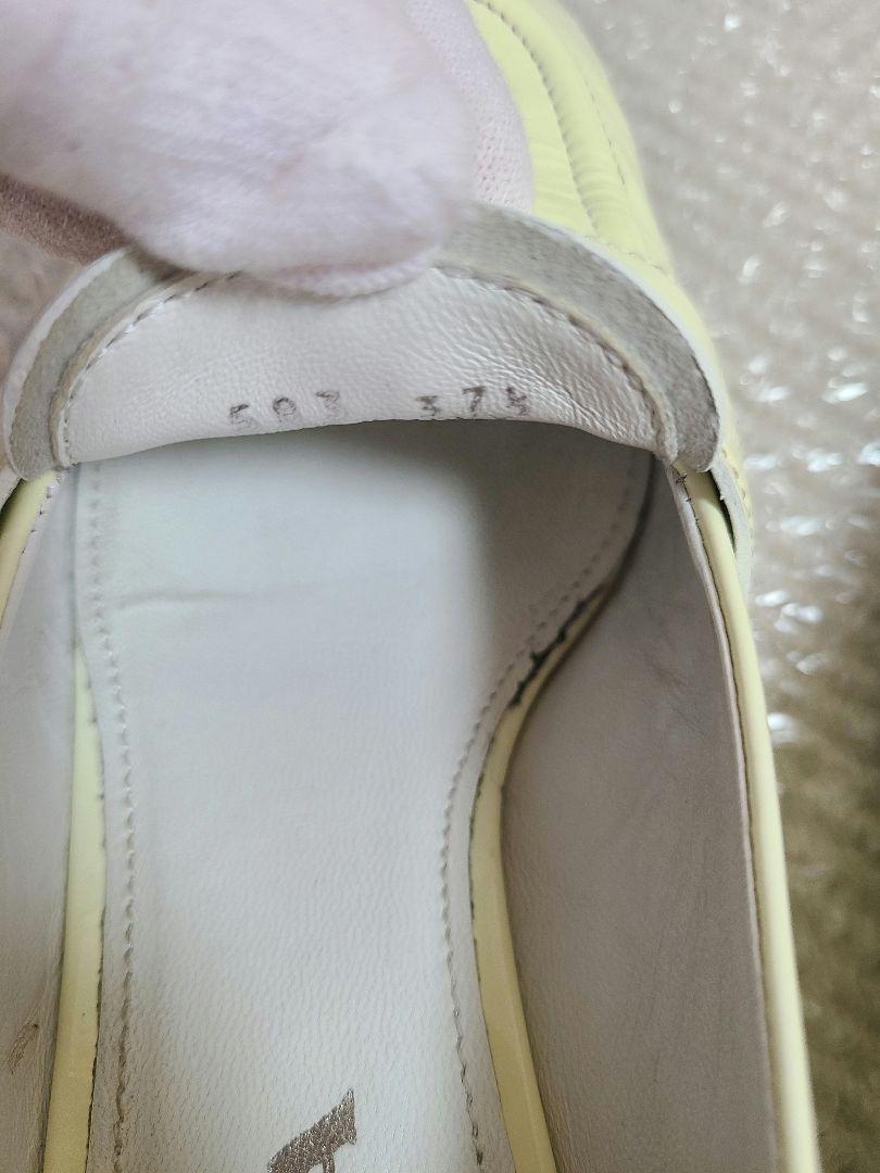 PRADA プラダ パテントレザー ローファーアイボリー 三角ロゴ 24.5cm