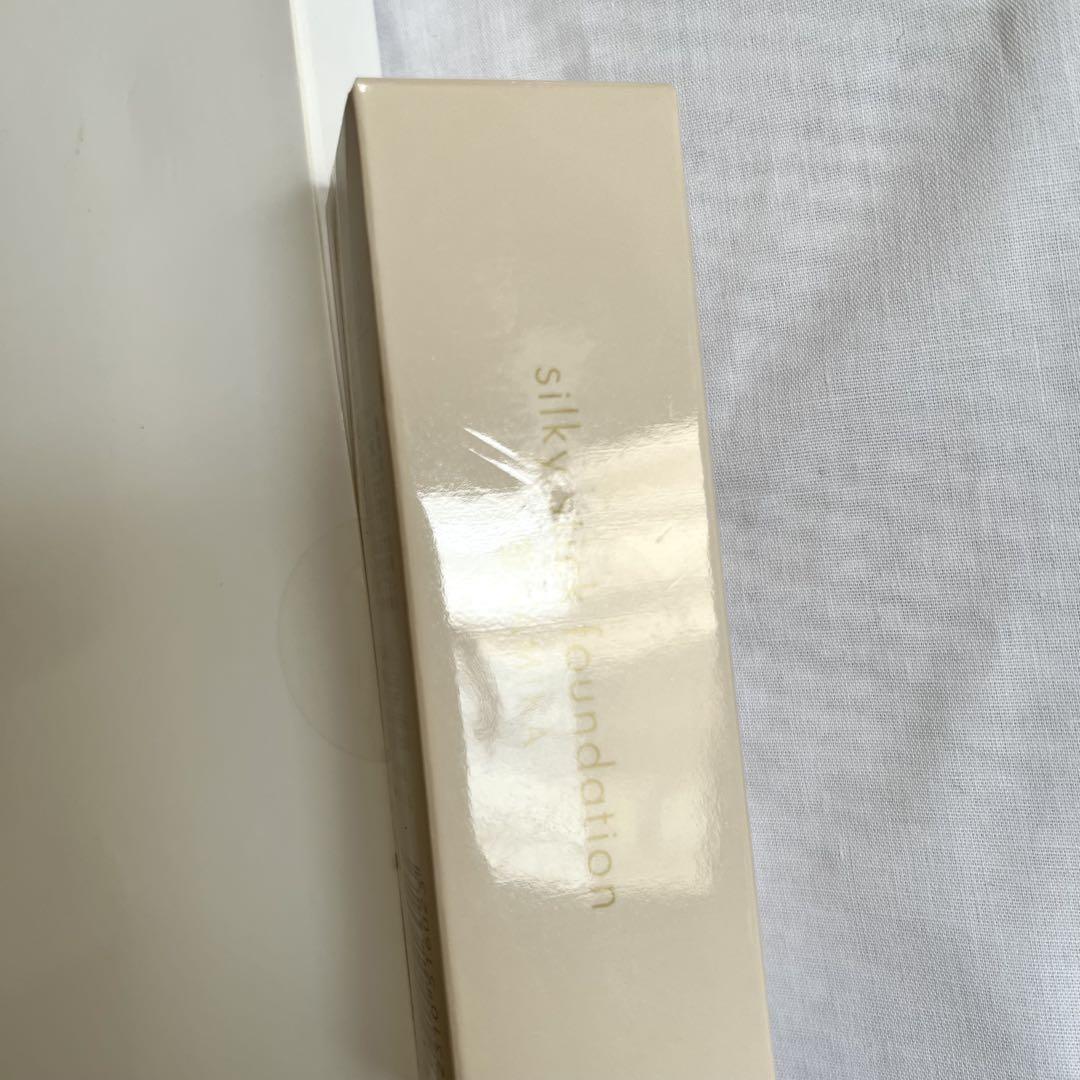 ✨新品・未使用✨KAMIKA シルキースティックファンデーション