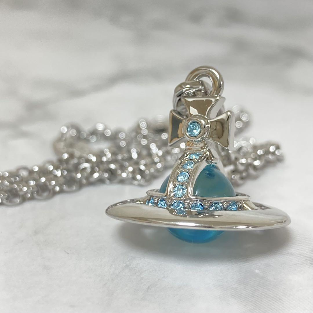 Vivienne Westwood タイニーオーブネックレス　アイスブルー