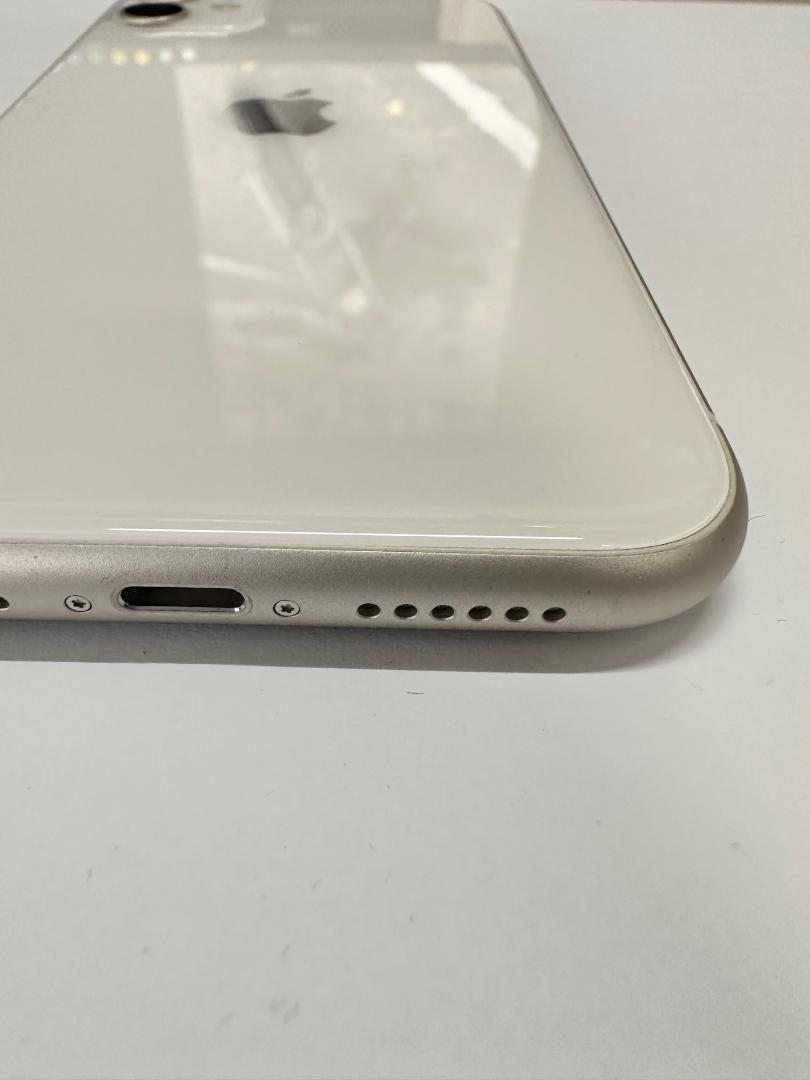 <美品>iPhone11 シルバー 64GB SIMフリー 残債なし スマートフォン本体 <美品>iPhone11 シルバー 64GB SIMフリー 残債なし スマートフォン本体