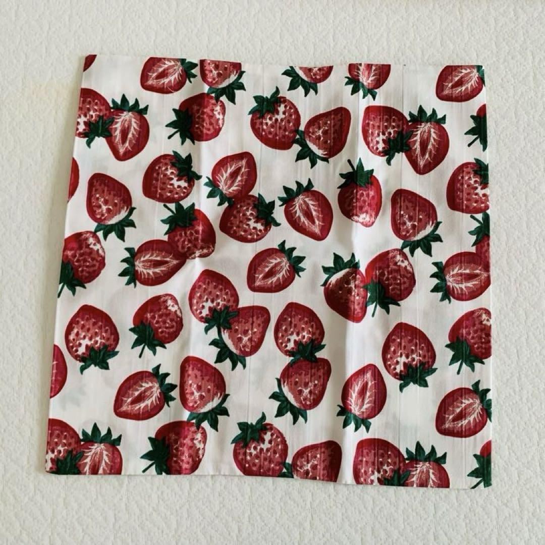 ⭐️アメリカンカントリー雑貨❤いちご❤いっぱい✿クッションカバー 未使用】いちご柄クッションカバー 40×40 cm - メルカリ