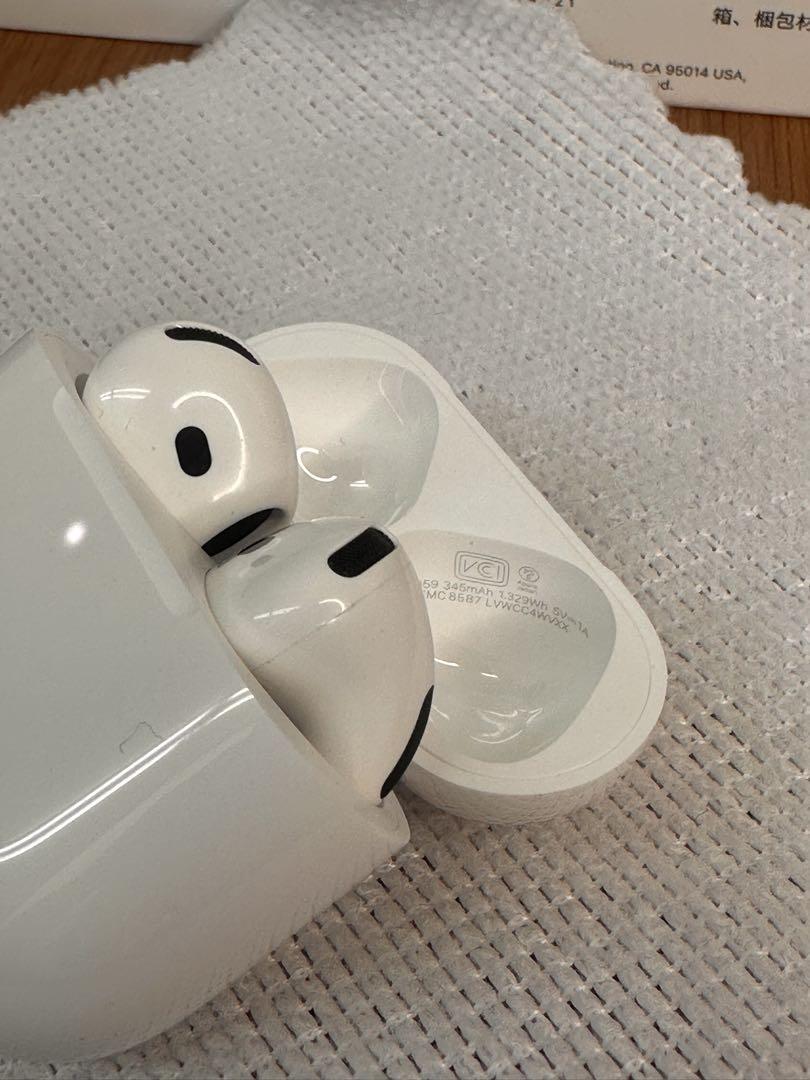 【美品】AirPods4 MXP93J/A （ANC）4WVXX