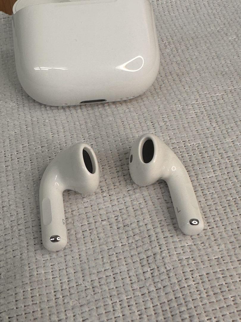 【美品】AirPods4 MXP93J/A （ANC）4WVXX