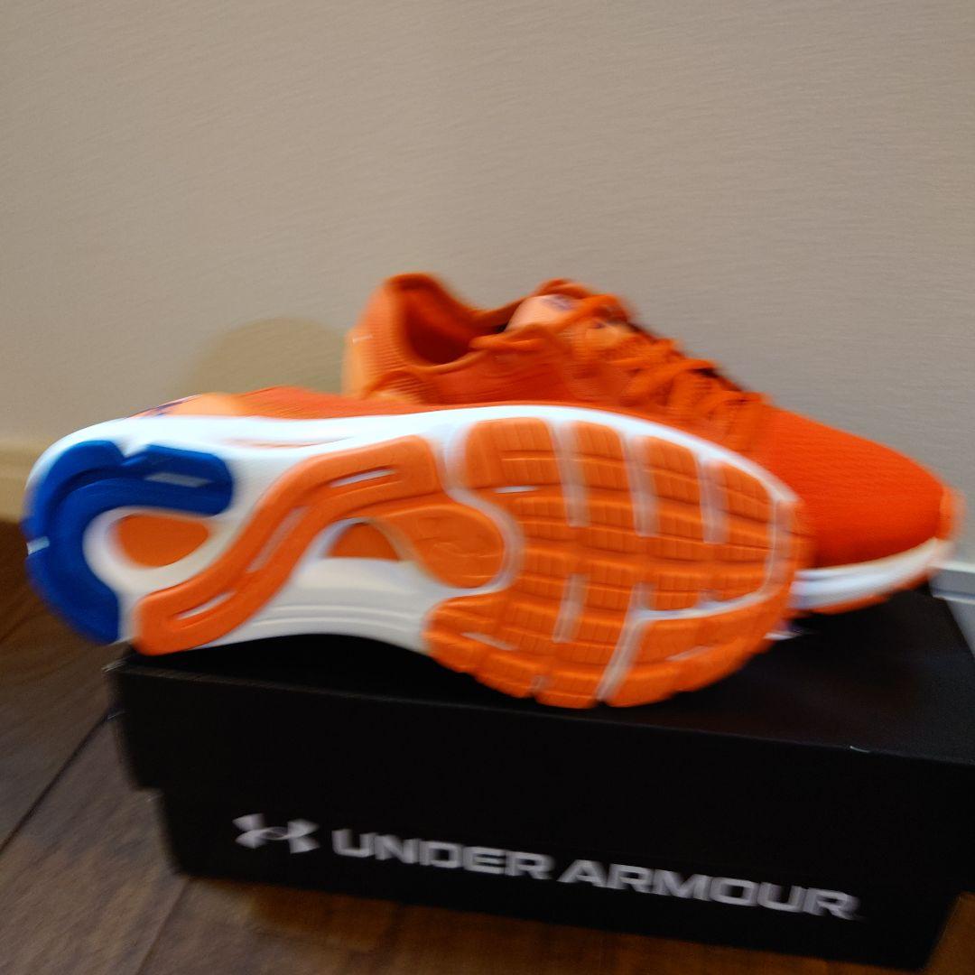 UNDER ARMOUR オレンジ ランニングシューズ