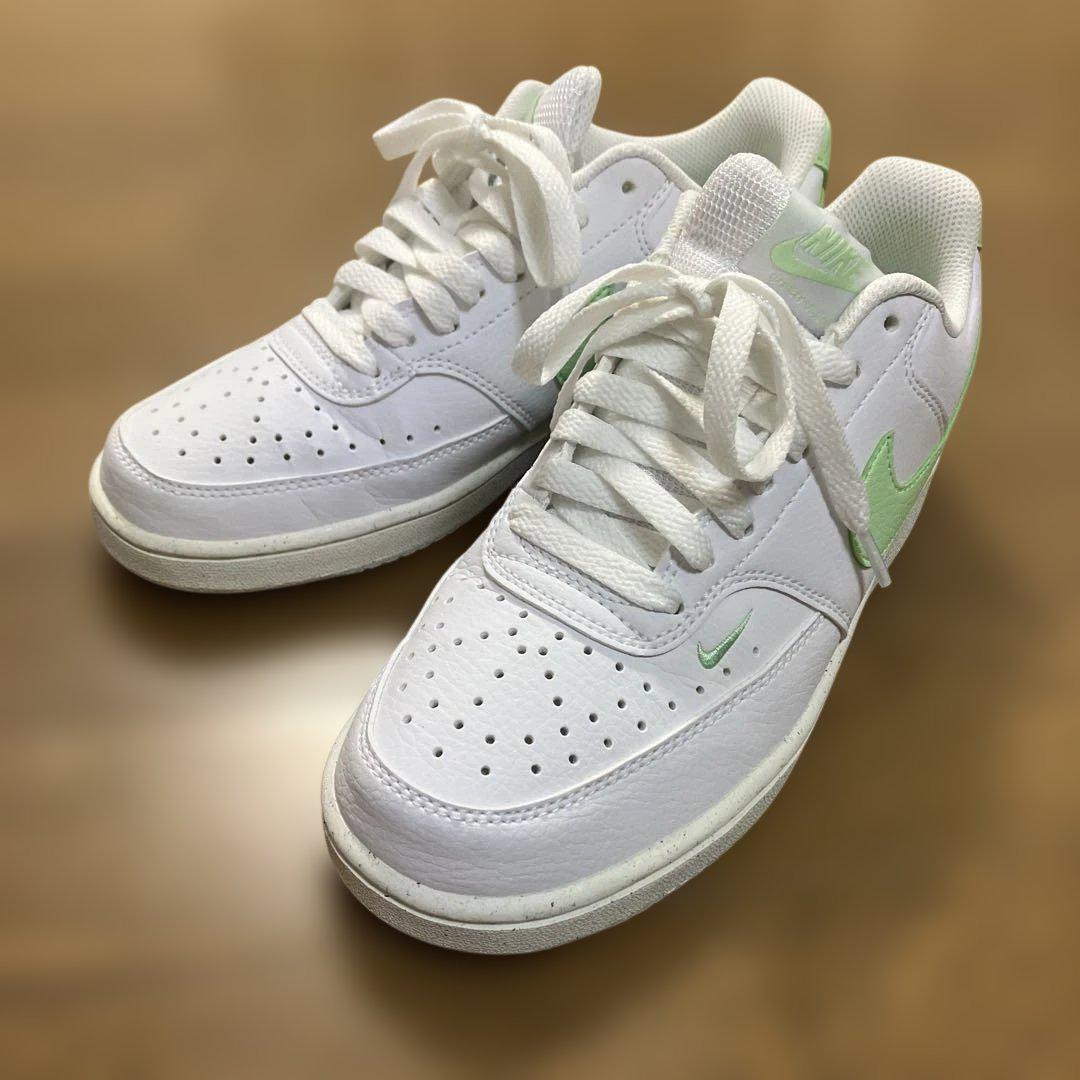 NIKE コート ビジョン
